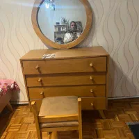 تخت و دراور نوجوان