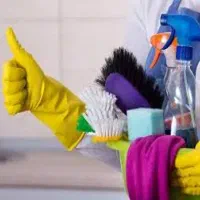 خانم برای نظافت و خدمات