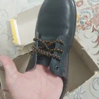 یک عدد کفش ایمنی