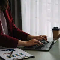 حسابدار خانم