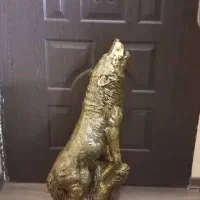 مجسمه گرگ( نماد قدرت )