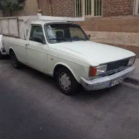 راننده وانت جهت پخش کپسول های آتش نشانی