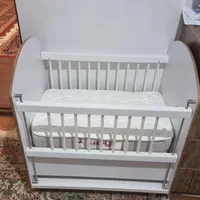 تخت بچه کنار مادر|تخت و صندلی بچه|رحیم‌آباد, |دیوار
