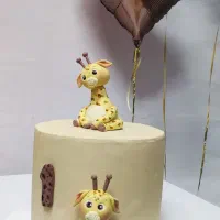 ماکت کیک تولد زرافه مناسب تولد اتلیه