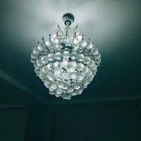 یک جفت لوستر اصل اتریش با کریستالهای اتریشی