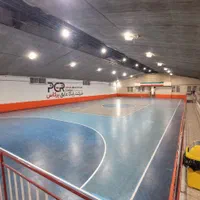 سالن ورزشی کشاورز نصف راه