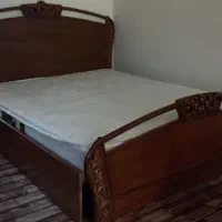 تخت و تشک و میز آرایش چوبی در حد نو|تخت و سرویس خواب|مهدی شهر, |دیوار