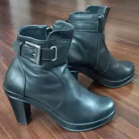 بوت چرم زیبا