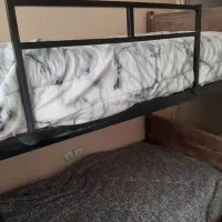 تخت دوطبقه چوبی فلزی