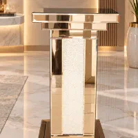 میز کنار سالنی