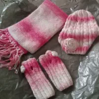 کلاه وشال ودستکش