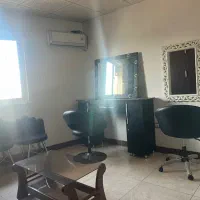 اجاره صندلی واتاق درسالن زیبایی ،سرسو داخل اتاقه|اجارهٔ دفتر کار، اتاق اداری، مطب|رشت, استادسرا|دیوار