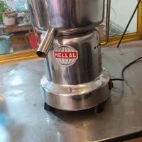 تعدادی لوازم آبمیوه گیری