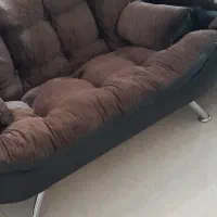 مبل راحتی  پارچه مخمل بدنه فوم  پایه استیل