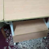 میز تحریر و کامپیوتر