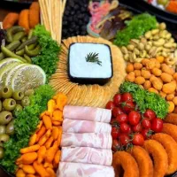 سفارش فینگز فود و سینی مزه و کیک و شیرینی|خدمات پذیرایی، مراسم|کرمان, |دیوار