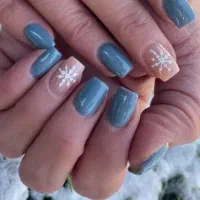 انجام خدمات ناخن  کاشت ترمیم ریموو مانیکور و ژلیش