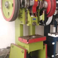 نیرو پرسکار و انباردار نیازمندیم