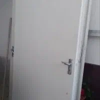 فروش در اتاق چوبی سالم با قفل