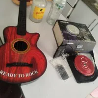 گیتار آماتوری جهت یاد گرفتن نوت های موسیقی