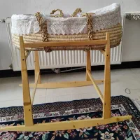 گهواره حصیری با پایه روس