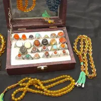 انگشتر و تسبیح|جواهرات|الشتر, |دیوار