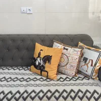 شال مبل، کوسن، رومیزی طرح مارک|پرده، رانر، رومیزی|بوشهر, |دیوار