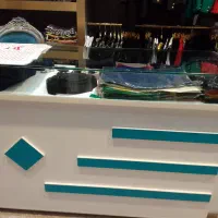 دکور مغازه شال و روسری و پوشاک|فروشگاه و مغازه|یزد, |دیوار