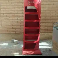 استند فلزی لوازم آرایشی