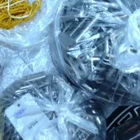 مقداری وسایل خیاطی