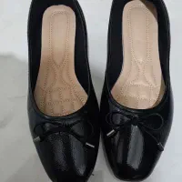 کفش عروسکی