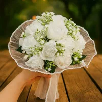 دسته گل عروس رز سفید ژیپسفولیا تور پلیسه
