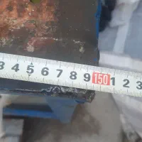 دو عدد میز فلزی و دو عدد باسکول چوبی قدیمی عتیقه|کلکسیون اشیاء عتیقه|تبریز, |دیوار