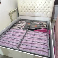 تخت خواب و میز آرایش|تخت و سرویس خواب|قم, پردیسان|دیوار
