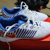 کفش فوتسال سالن|کیف، کفش، کمربند|یاسوج, |دیوار