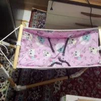 گهواره تاشو با چوب روسی و بسیار تمیز|اسباب و اثاث بچه|نیشابور, دارایی|دیوار