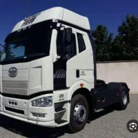 راننده پایه یک باری آماده همکاری.