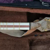 تار سه مهر ویژه هاشمیان|سازهای سنتی|کاشان, باهنر|دیوار