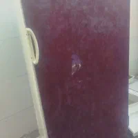 فروش یک عدد یخچال و یک عدد گاز پنج شعله