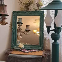 آینه تزئینی با قاب پتینه‌کاری شده