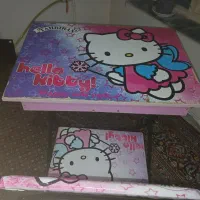 میز تحریر و یک صندلی بچه گانه