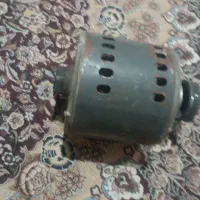 یک موتور کولر آبی و یک پمپ آبی