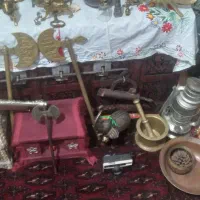 ۸۰ قلم وسایل مسی وبرنجی وچینی قدیمی عتیقه فروش کلی|کلکسیون اشیاء عتیقه|گرگان, |دیوار