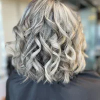 متخصص رنگ و لایت حرفه ای