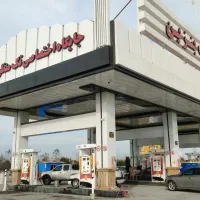 نازل دار (پمپچی پمپ بنزین )