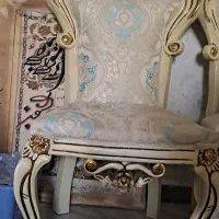 صندلی غذا خوری و یا میزبان