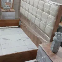 تخت دو نفره و تعدادی مبل حراج شد