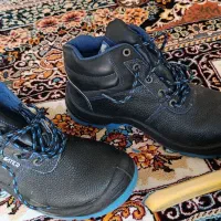 کفش ساتر|کیف، کفش، کمربند|نیشابور, هفده شهریور|دیوار