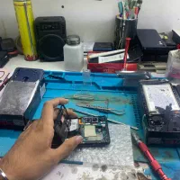 تعمیرکار موبایل آماده همکاری