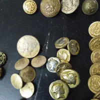 قالیچه خییلی قدیمی ـدکمه قدیمی|کلکسیون اشیاء عتیقه|قم, زینبیه|دیوار